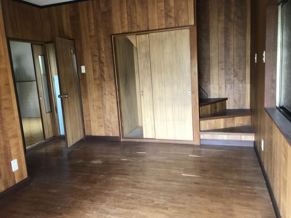 湖南市中央4丁目 中古戸建の居間写真