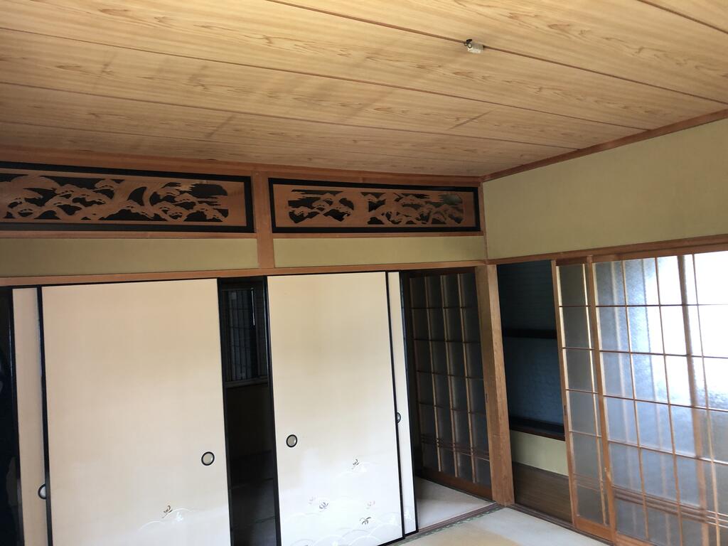 湖南市中央4丁目 中古戸建の居間写真