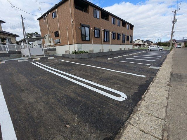 【白石市福岡長袋のアパートの駐車場】