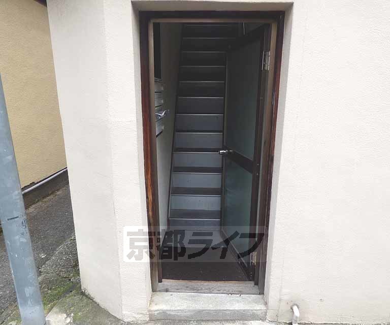 その他共有部分　建物入り口です。