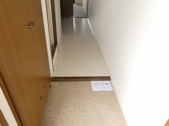 玄関　玄関にはシューズボックスもあります