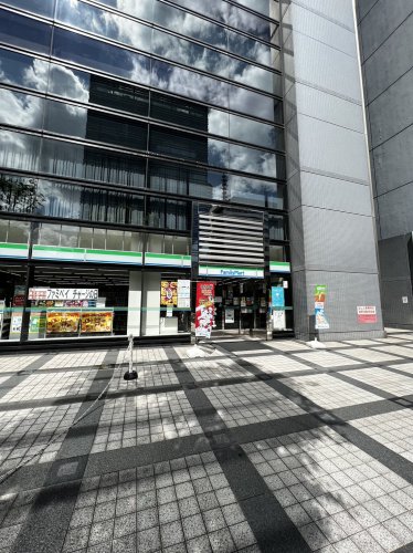 コンビニ　ファミリーマート 丸の内駅北店（コンビニ）まで143m