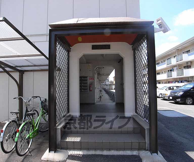 エントランス　正面から。