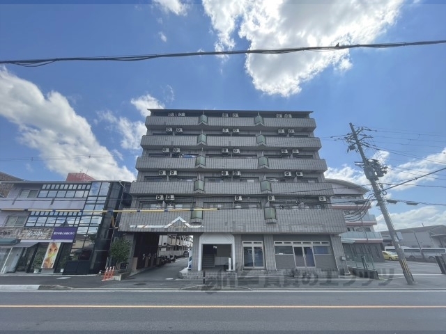 【大和郡山市筒井町のマンションの建物外観】