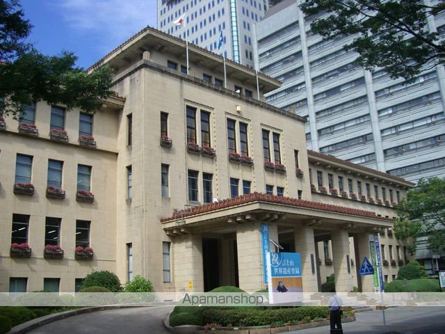 その他　静岡県庁（その他）まで684m