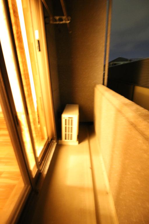 バルコニー　バルコニー・電動シャッター付き