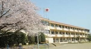 【コーポシャルマンＢ棟の小学校】