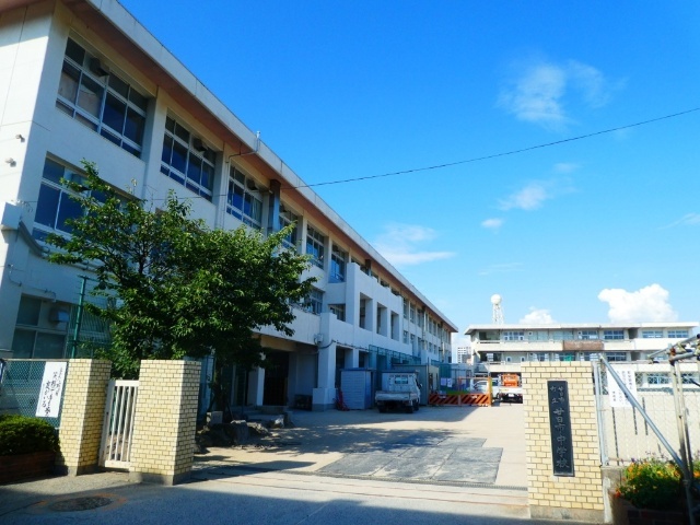 【藤和廿日市住吉ハイタウンの中学校】