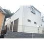 山手駅よりバス14分 徒歩2分 築1年6ヶ月 2階建の賃貸物件