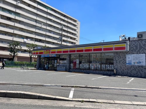 コンビニ　デイリーヤマザキ 東大阪柏田店（コンビニ）まで581m