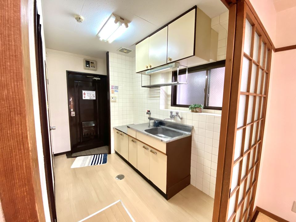 キッチン　窓があり換気しやすいキッチンです☆