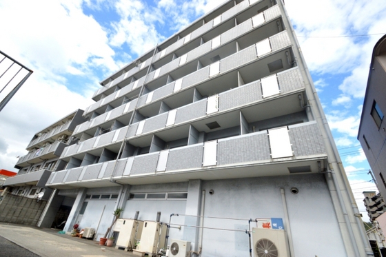 建物外観　オートロック、エレベーター付き１Ｋ物件♪