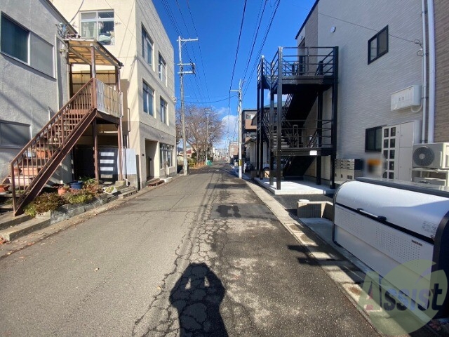 【仙台市宮城野区宮千代のアパートの駐車場】