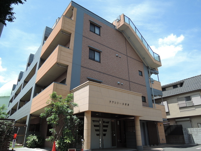 市川市市川南のマンションの建物外観