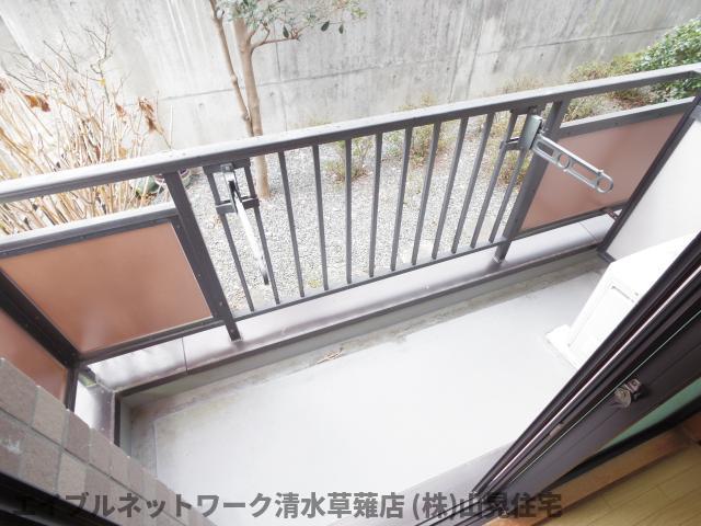 【静岡市清水区草薙杉道のマンションのバルコニー】