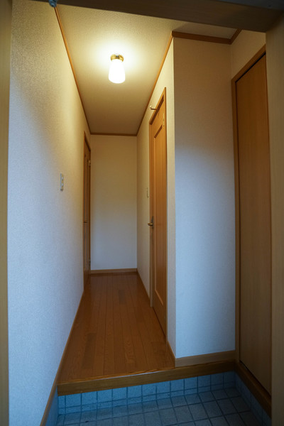 玄関　同じ建物の別のお部屋
