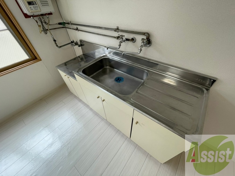 キッチン　ガスキッチンです。２口コンロが設置できます。