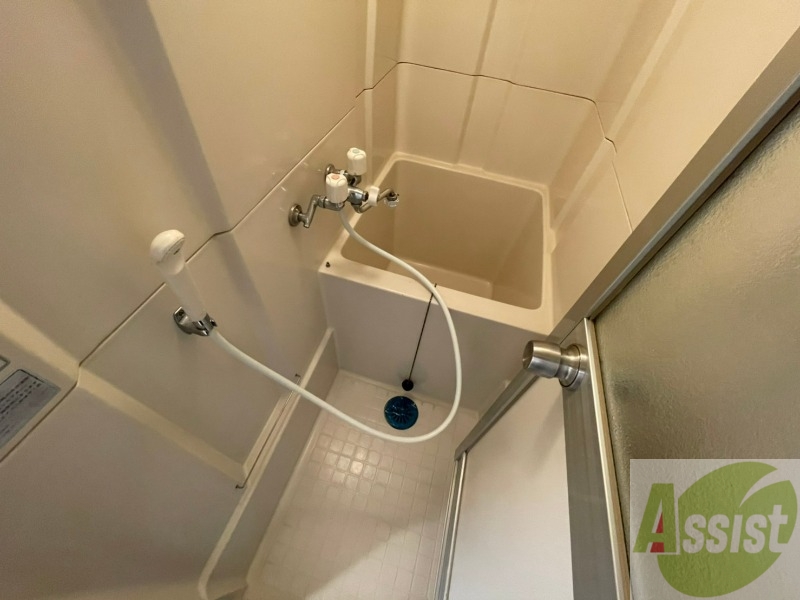 バス・シャワールーム　お風呂になります。一日の疲れを癒してくださいね。