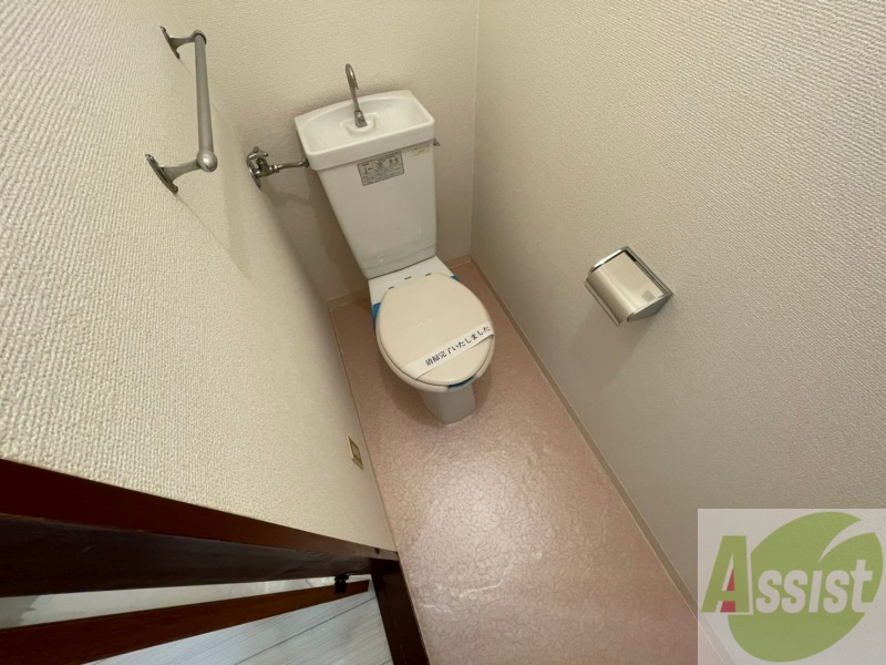 トイレ　こちらはトイレです。清潔感があり、安心して使用できます。