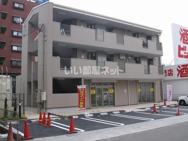 【半田市青山のマンションの建物外観】