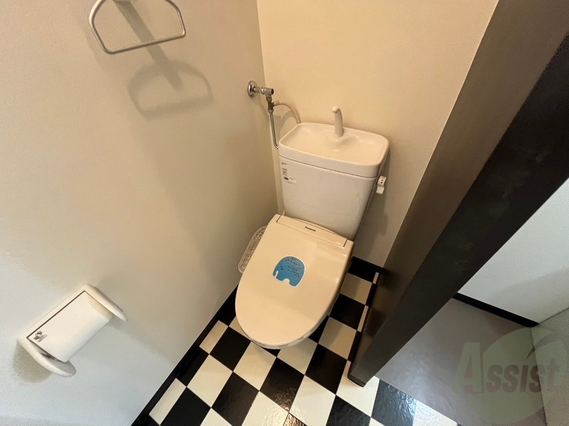 トイレ　ウォシュレット機能がついたトイレ。安心して使用できますね。