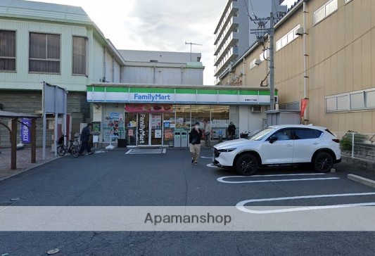 コンビニ　ファミリーマート（コンビニ）まで206m
