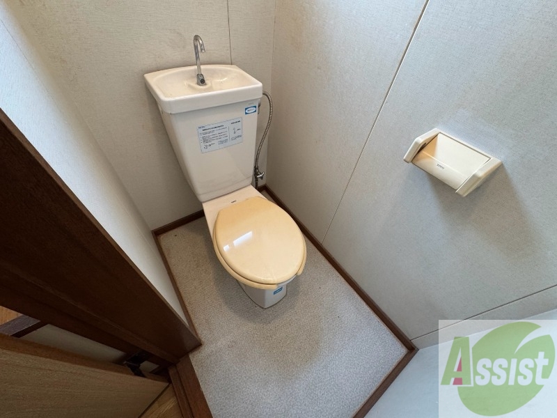 トイレ　こちらはトイレです。清潔感があり、安心して使用できます。