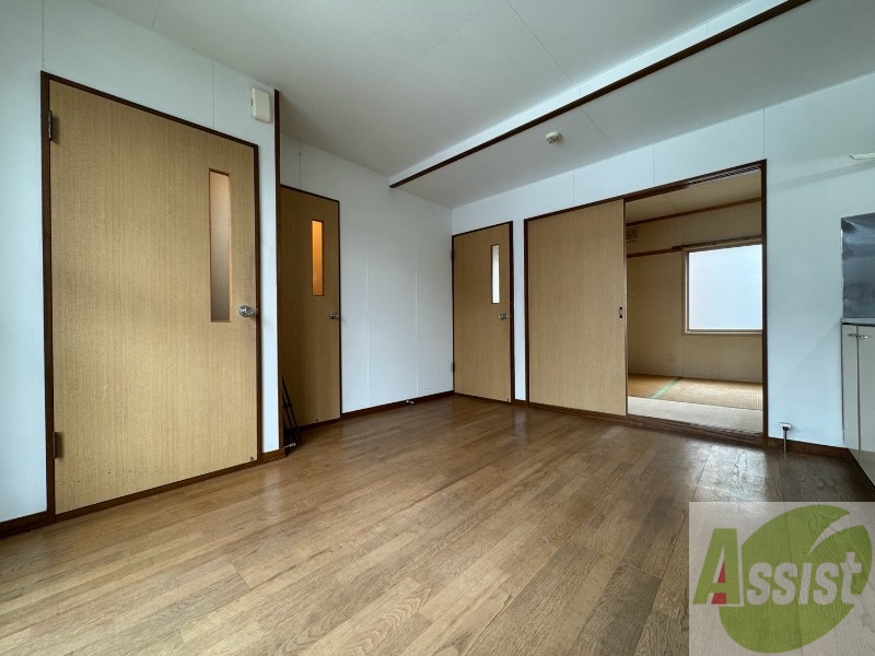 居室・リビング　広くてキレイなお部屋が広がっていて、充実した生活が送れそう。