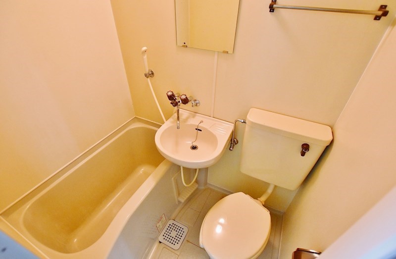 トイレ　★掃除のしやすい３点ユニットバス★