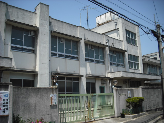 小学校　堺市立新湊小学校（小学校）まで941m