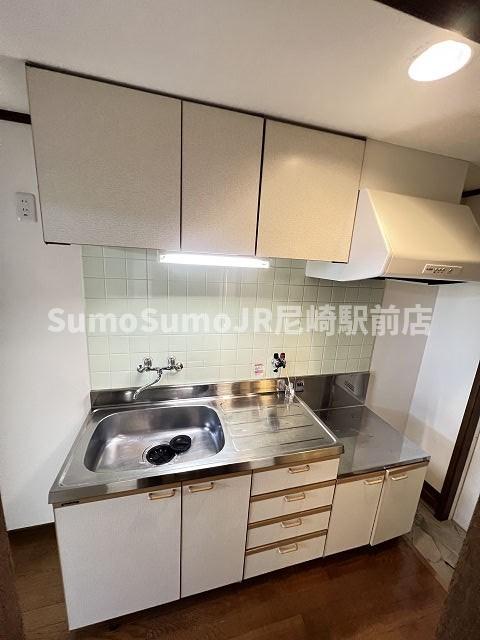 キッチン　コンパクトなキッチンで掃除もラクラク