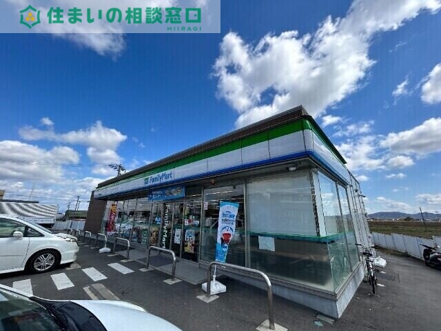 コンビニ　ファミリーマート安城藤井店（コンビニ）まで275m