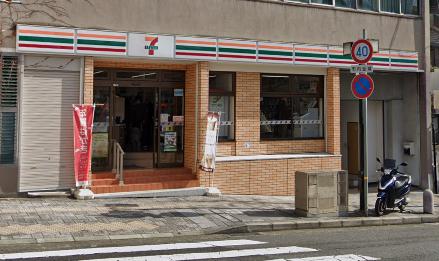 コンビニ　セブンイレブン 神戸下山手通５丁目店（コンビニ）まで40m