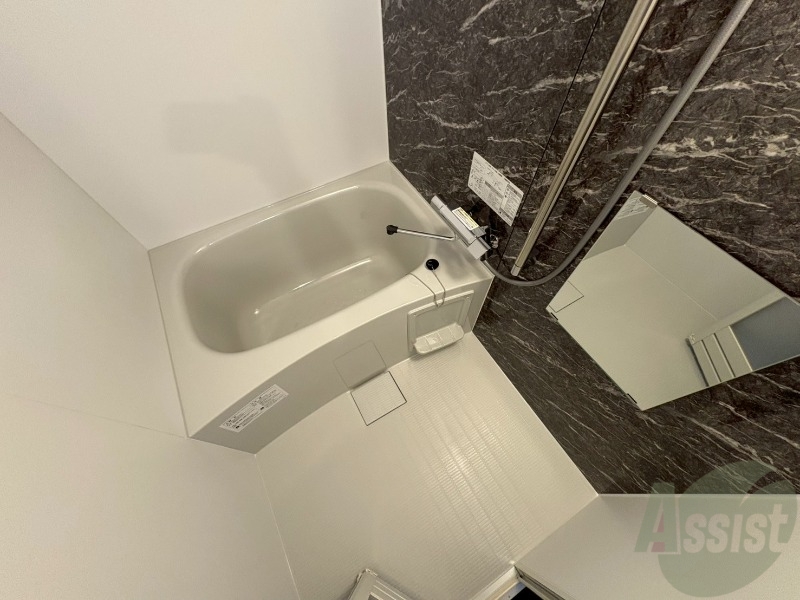 バス・シャワールーム　お風呂になります。一日の疲れを癒してくださいね。