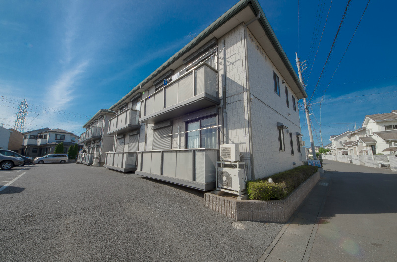 建物外観　キレイな外観がお出迎え♪