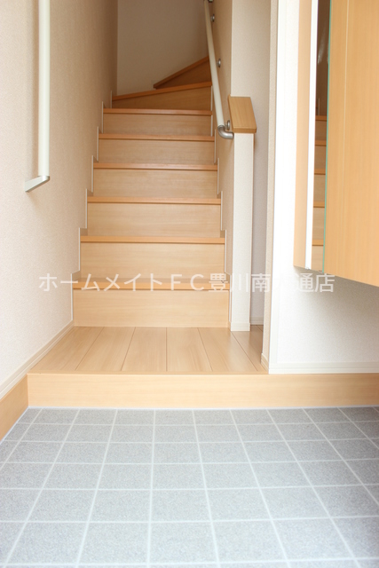 玄関　同型別部屋