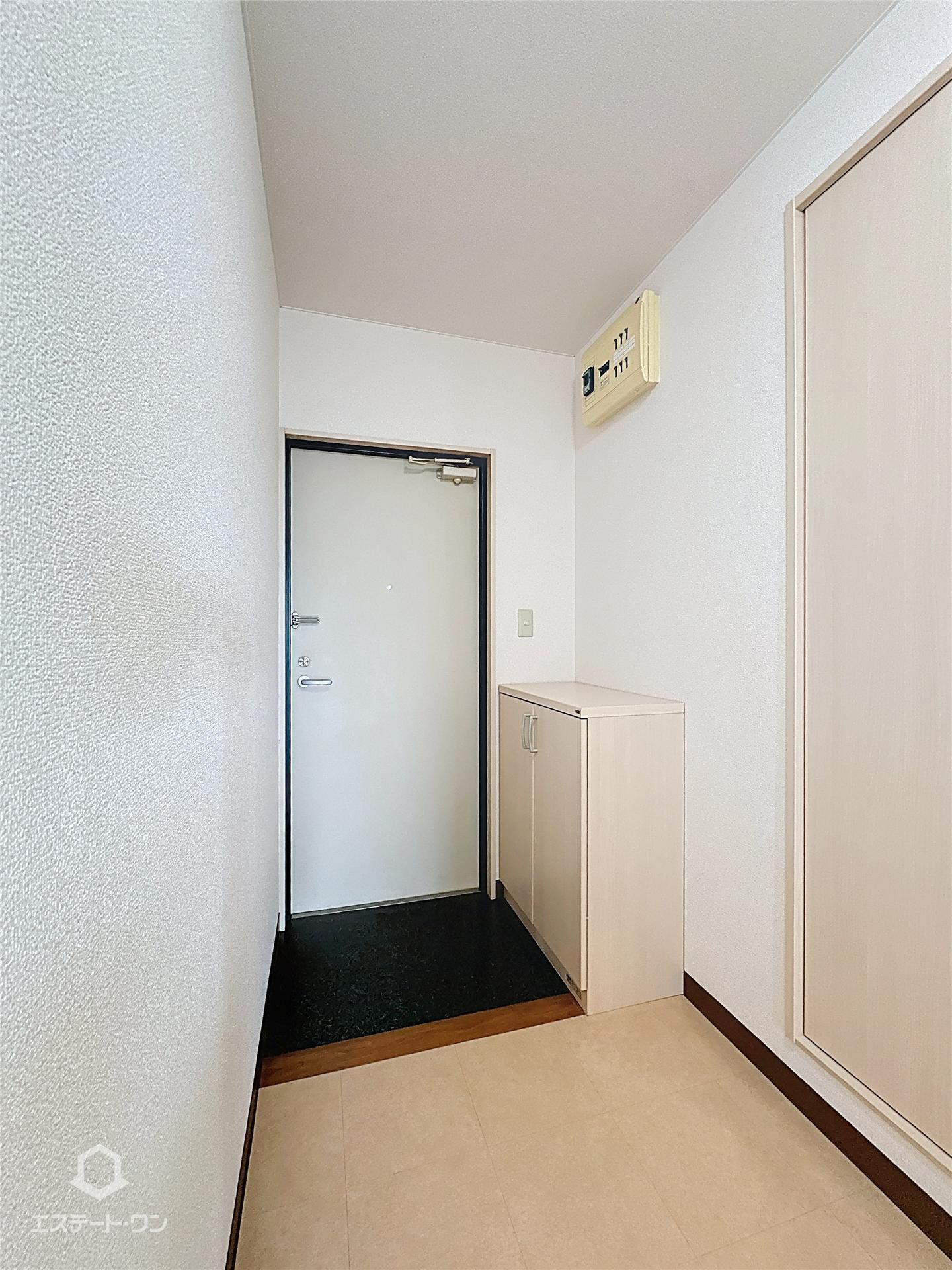 玄関　シューズボックス付きの玄関です