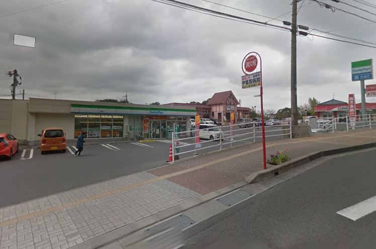 コンビニ　ファミリーマート坂元店（コンビニ）まで638m