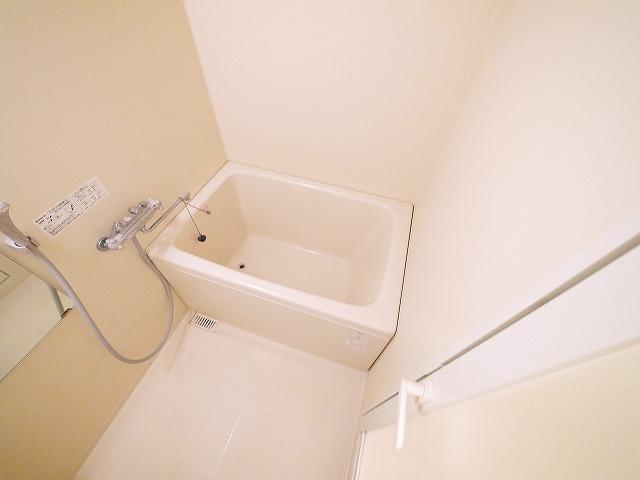 バス・シャワールーム　お風呂でゆっくりしましょう。