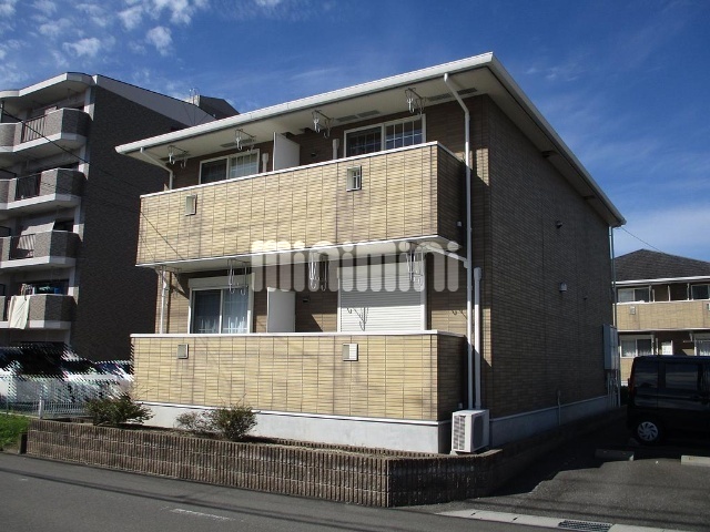 建物外観　南向き。日当たり良好です。