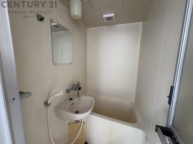 バス・シャワールーム　お風呂トイレ別です