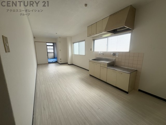 居室・リビング　開口部が2ヶ所あり陽当り良好です