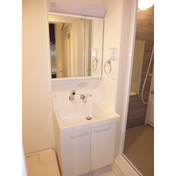 洗面設備　１０３号室の写真です