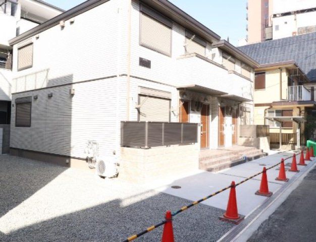 建物外観　2階建ての物件です。