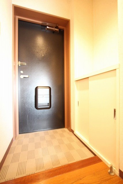 玄関　同物件別部屋