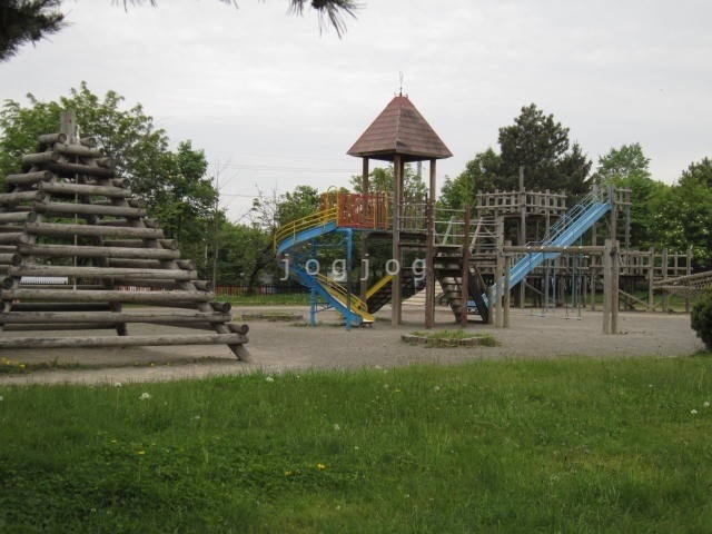 公園　末広中央公園（公園）まで773m