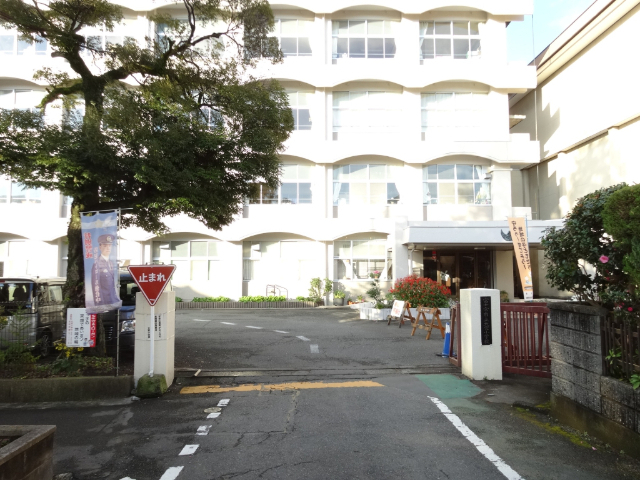 小学校　富士宮市立大宮小学校（小学校）まで707m