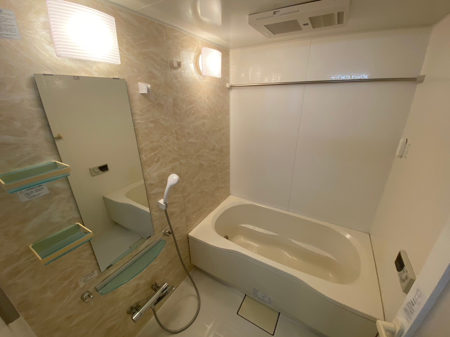 バス・シャワールーム　追焚機能付きバスルーム