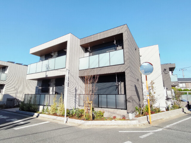 建物外観　閑静な住宅街に建つ新築の建物です