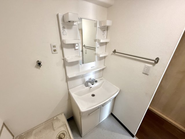 洗面設備　独立洗面台付きでおすすめです